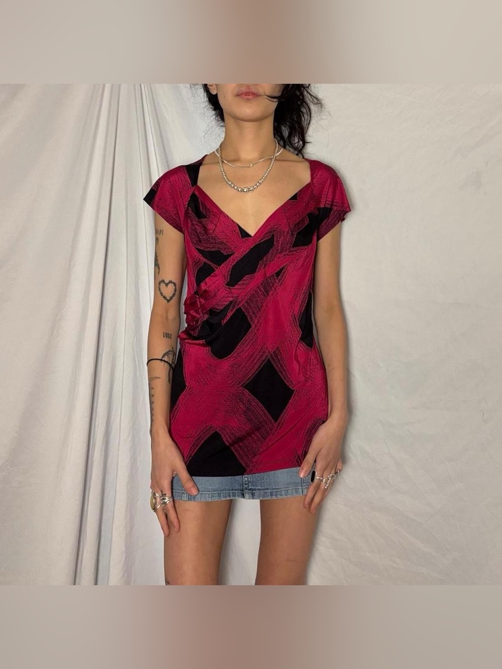 Pink & Black Worthington Short Sleeve Top W Neckline Ruching